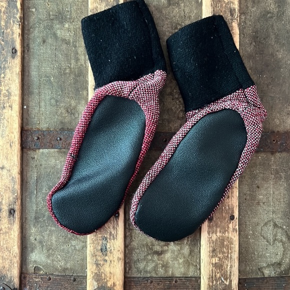 Upcycled Kids’ Slipper Socks - Picture 2 of 7